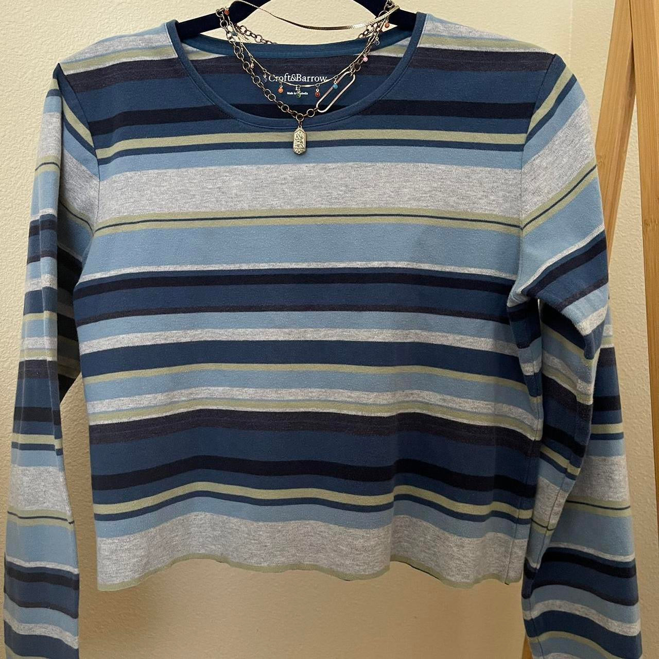 unique vintage whimsy 90s y2k sleeved top