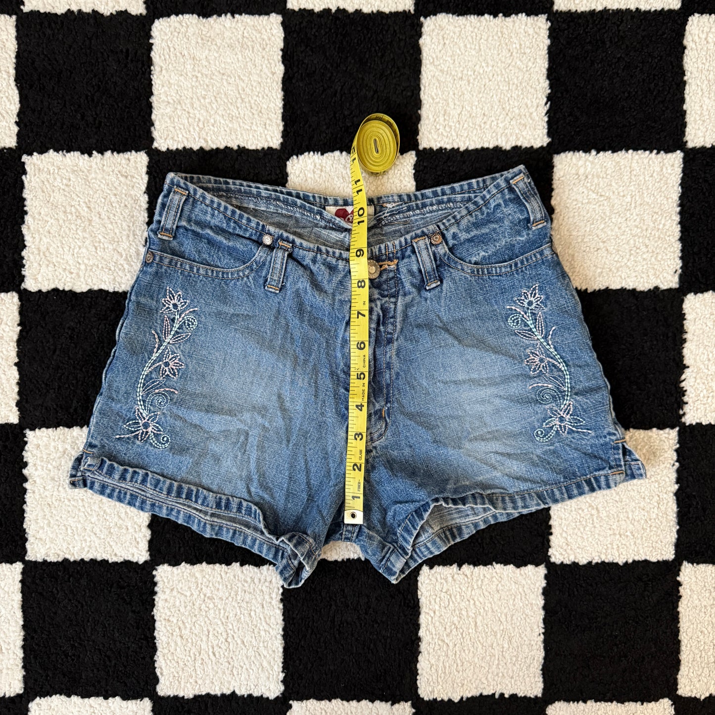 vintage whimsy 90s y2k denim embroidered shorts