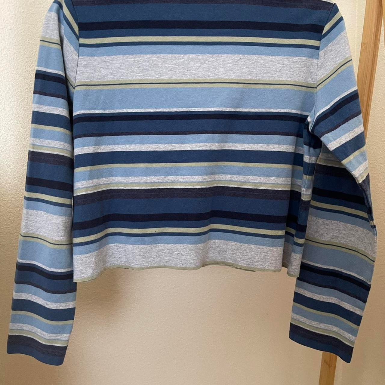 unique vintage whimsy 90s y2k sleeved top