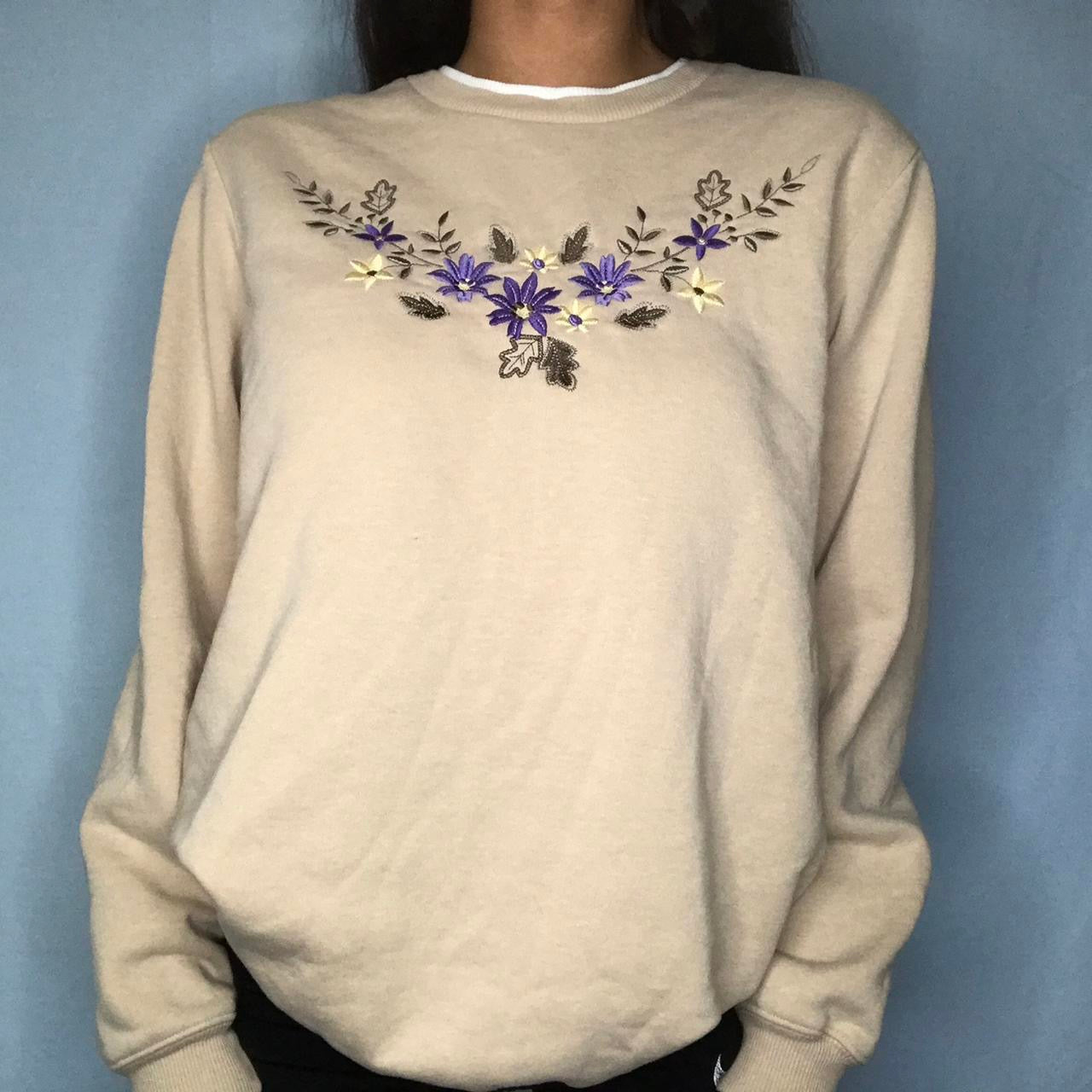 vintage whimsy 90s y2k embroidered pullover sweater