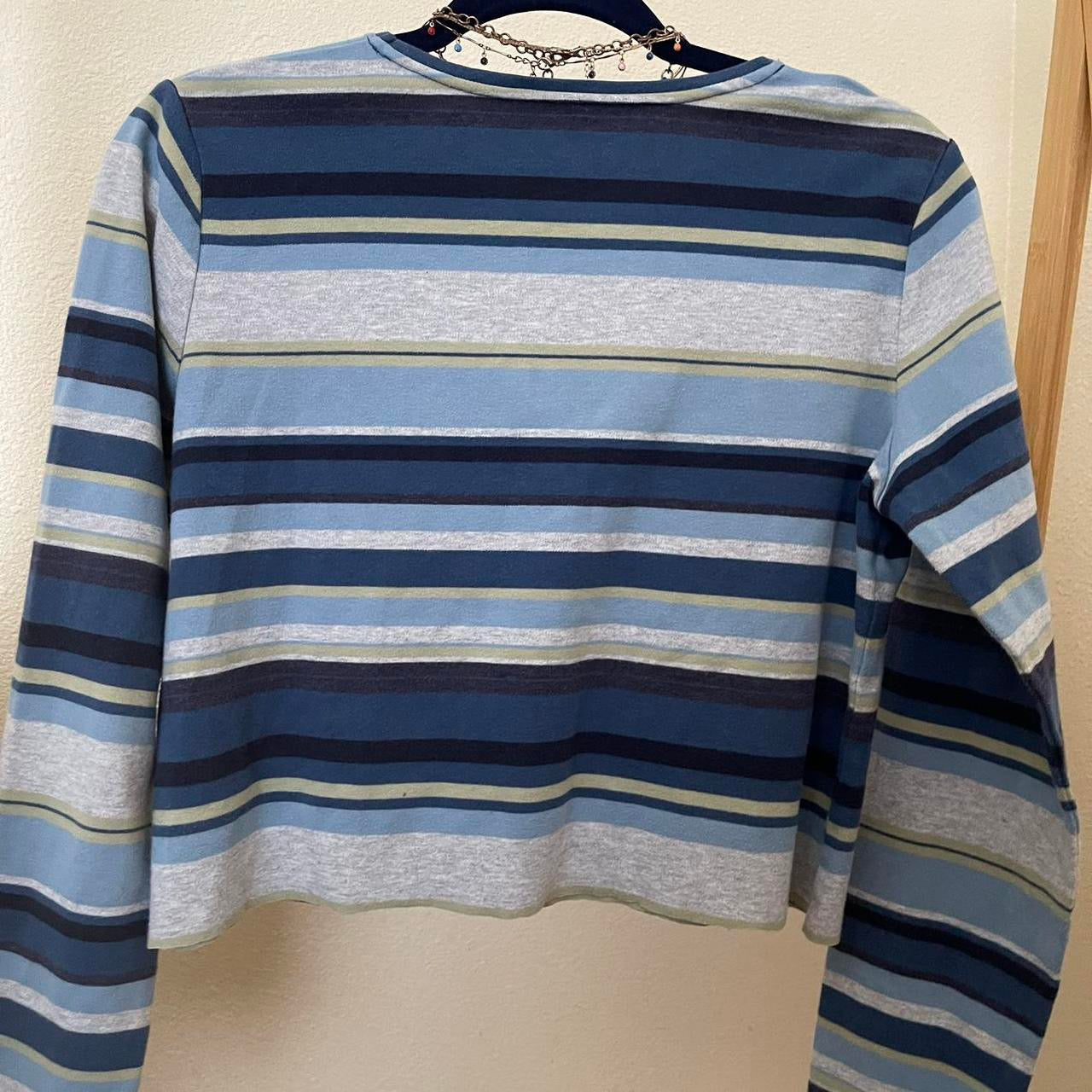 unique vintage whimsy 90s y2k sleeved top