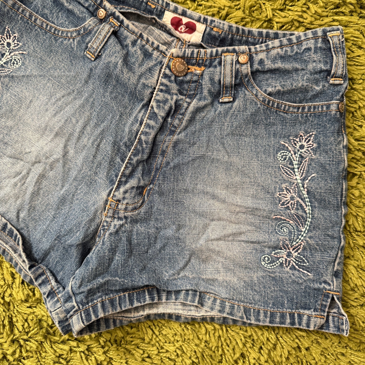 vintage whimsy 90s y2k denim embroidered shorts