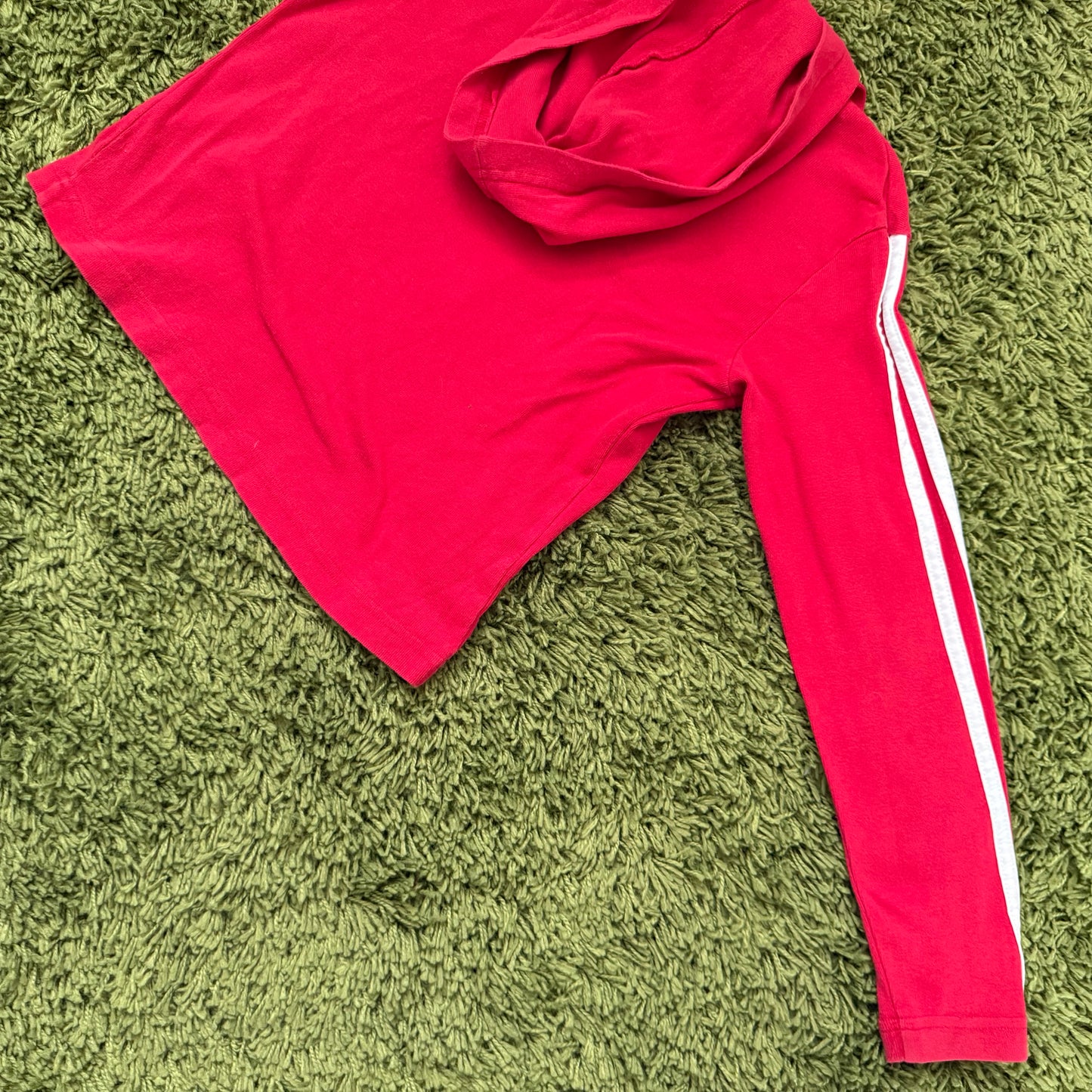 vintage whimsy 90s y2k graphic sleeved top