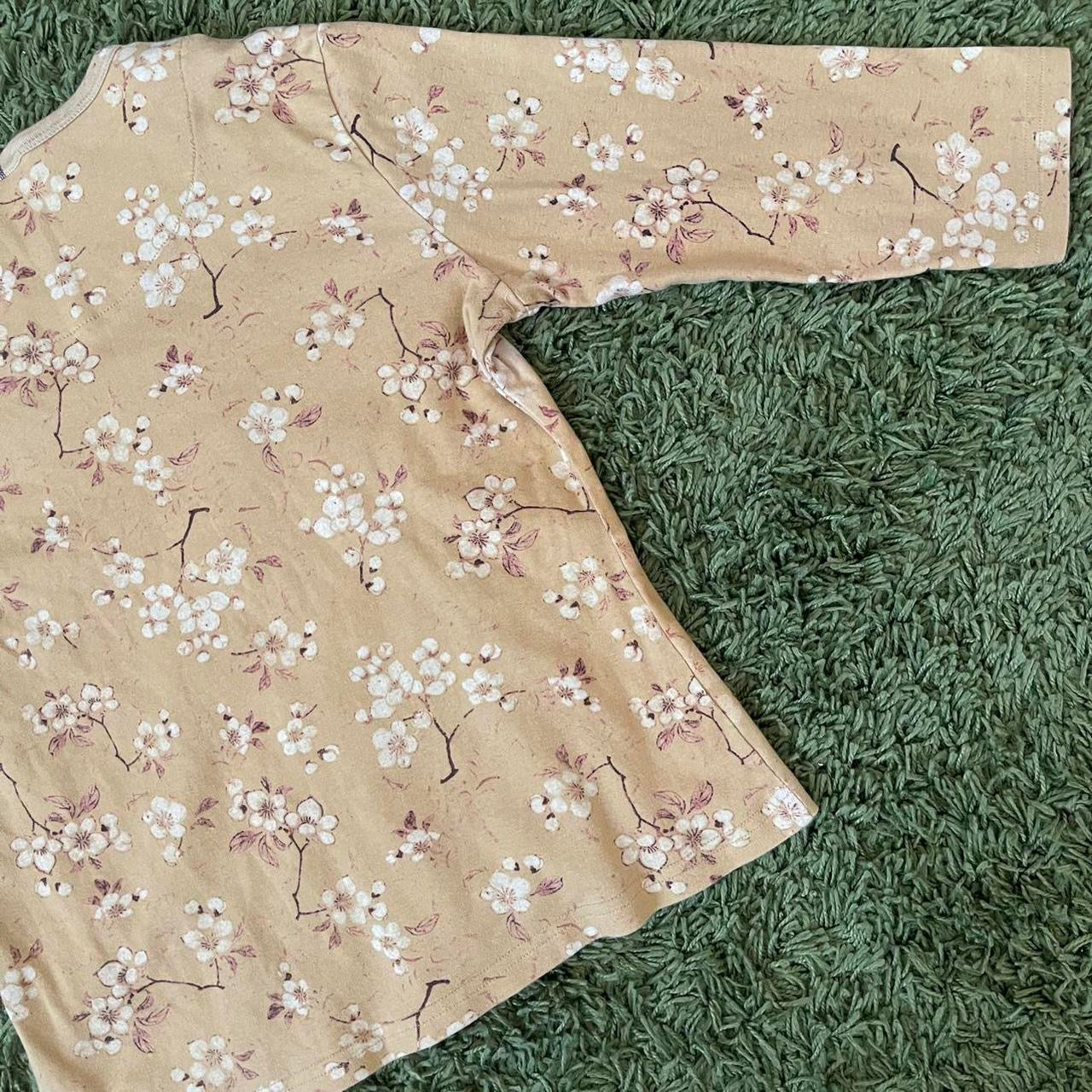 unique vintage whimsy 90s y2k sleeved top