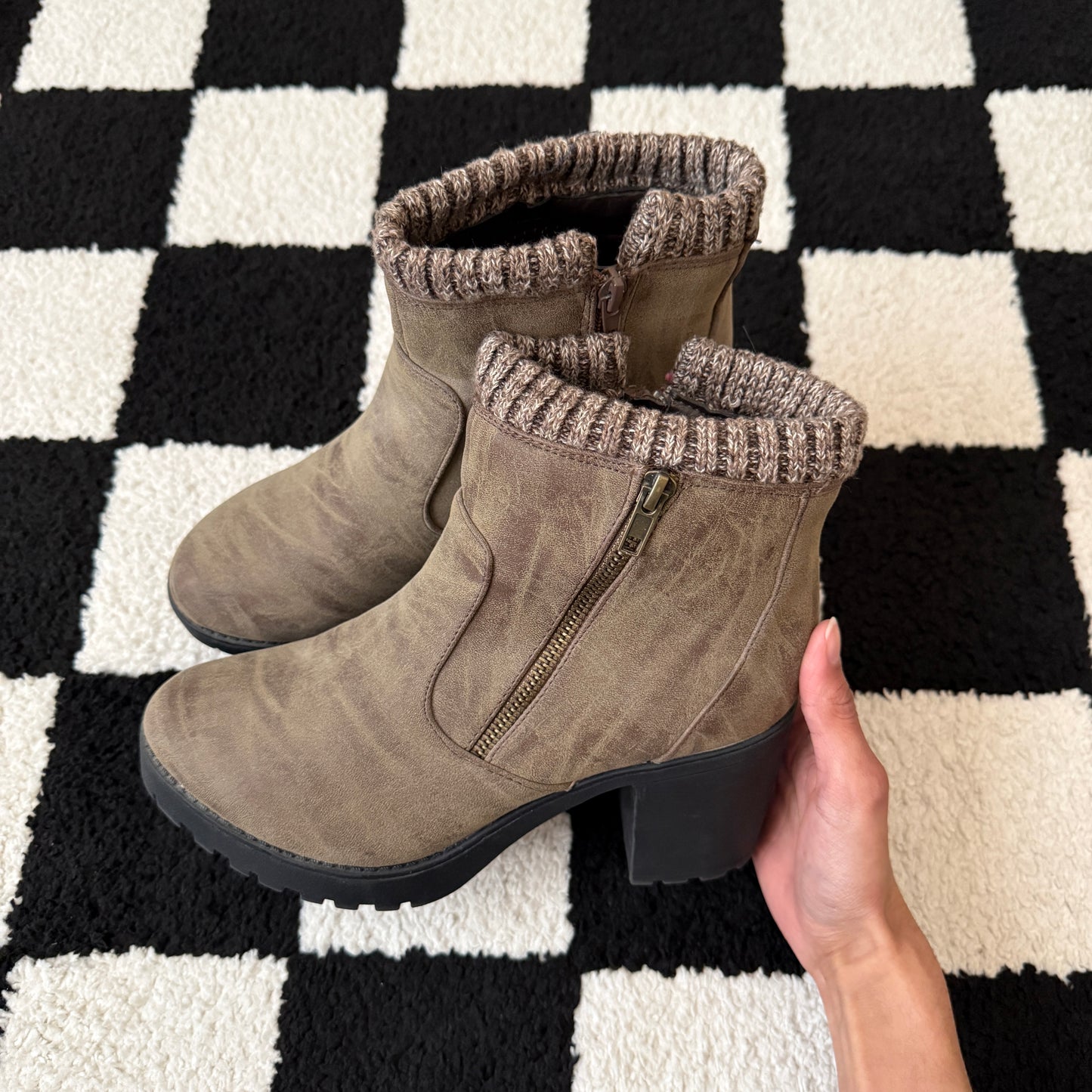 vintage whimsical 90s y2k chunky platform boots