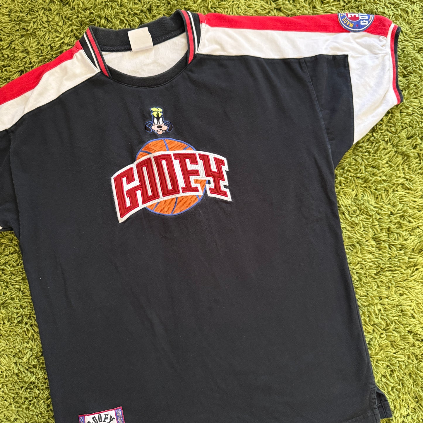 unique vintage whimsical 90s y2k GOOFY graphic t shirt