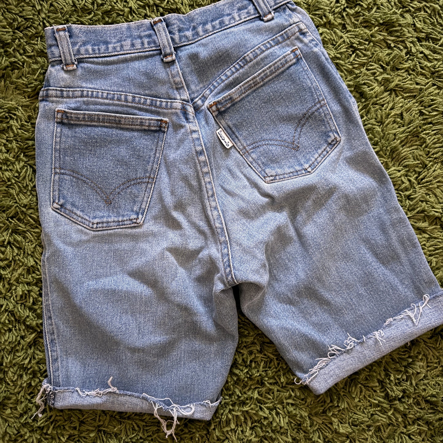 vintage whimsy 90s y2k LEVI’S denim bermuda shorts