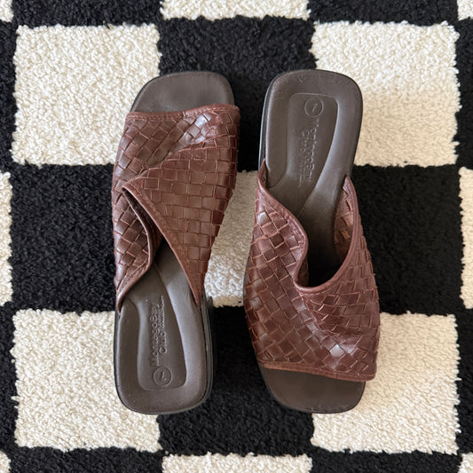 unique vintage whimsical 90s y2k MONTEGO BAY CLUB haurache chunky mule sandals