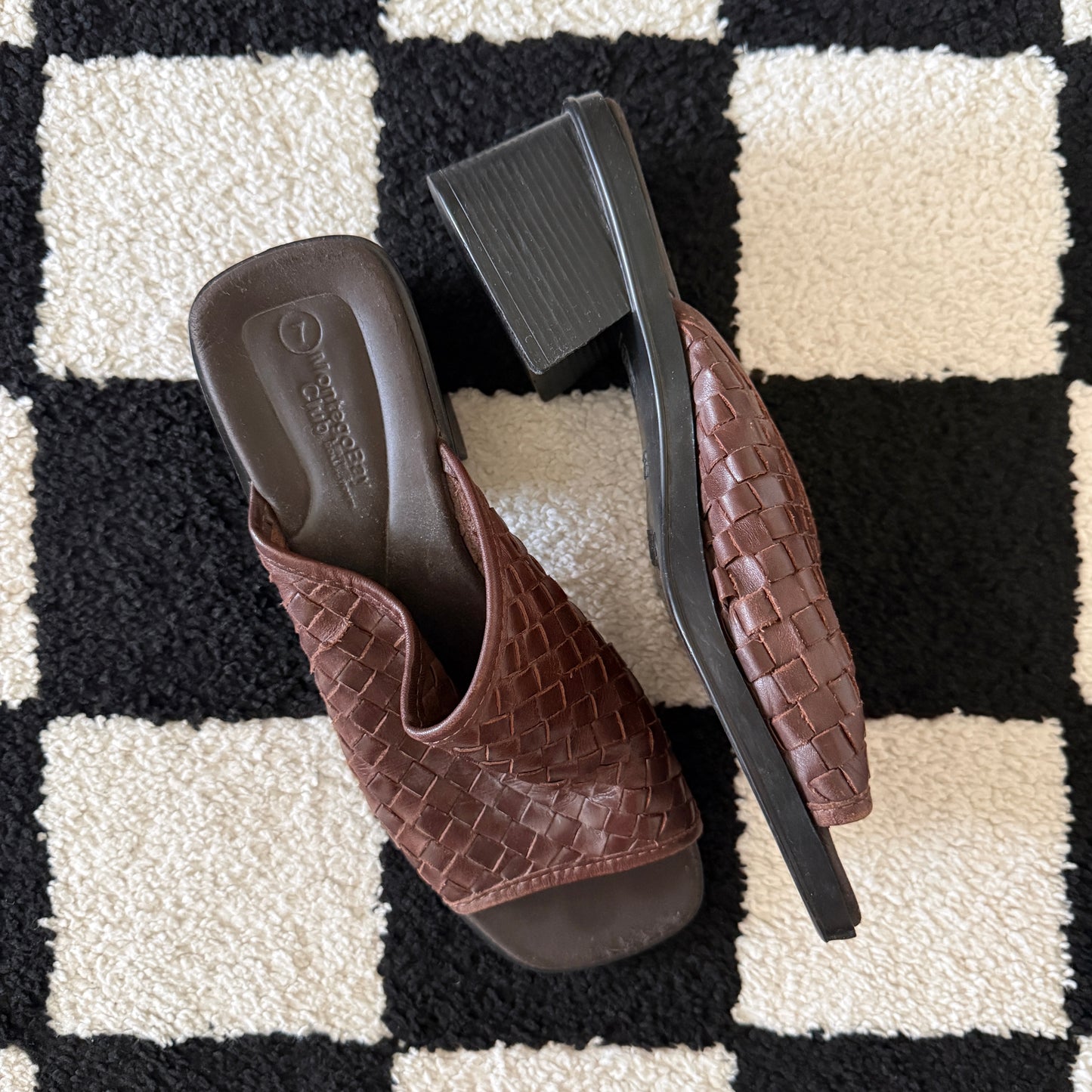 unique vintage whimsical 90s y2k MONTEGO BAY CLUB haurache chunky mule sandals