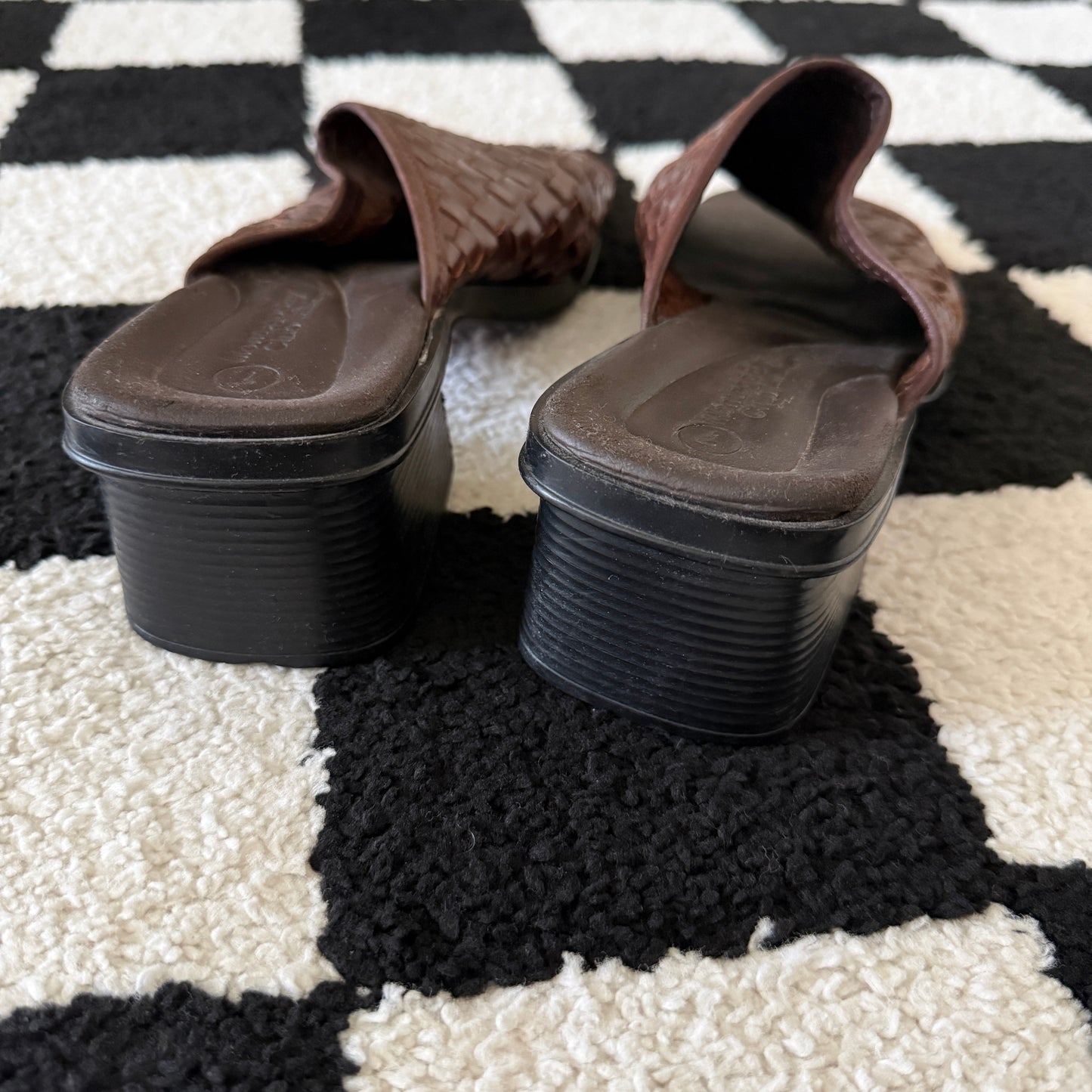 unique vintage whimsical 90s y2k MONTEGO BAY CLUB haurache chunky mule sandals