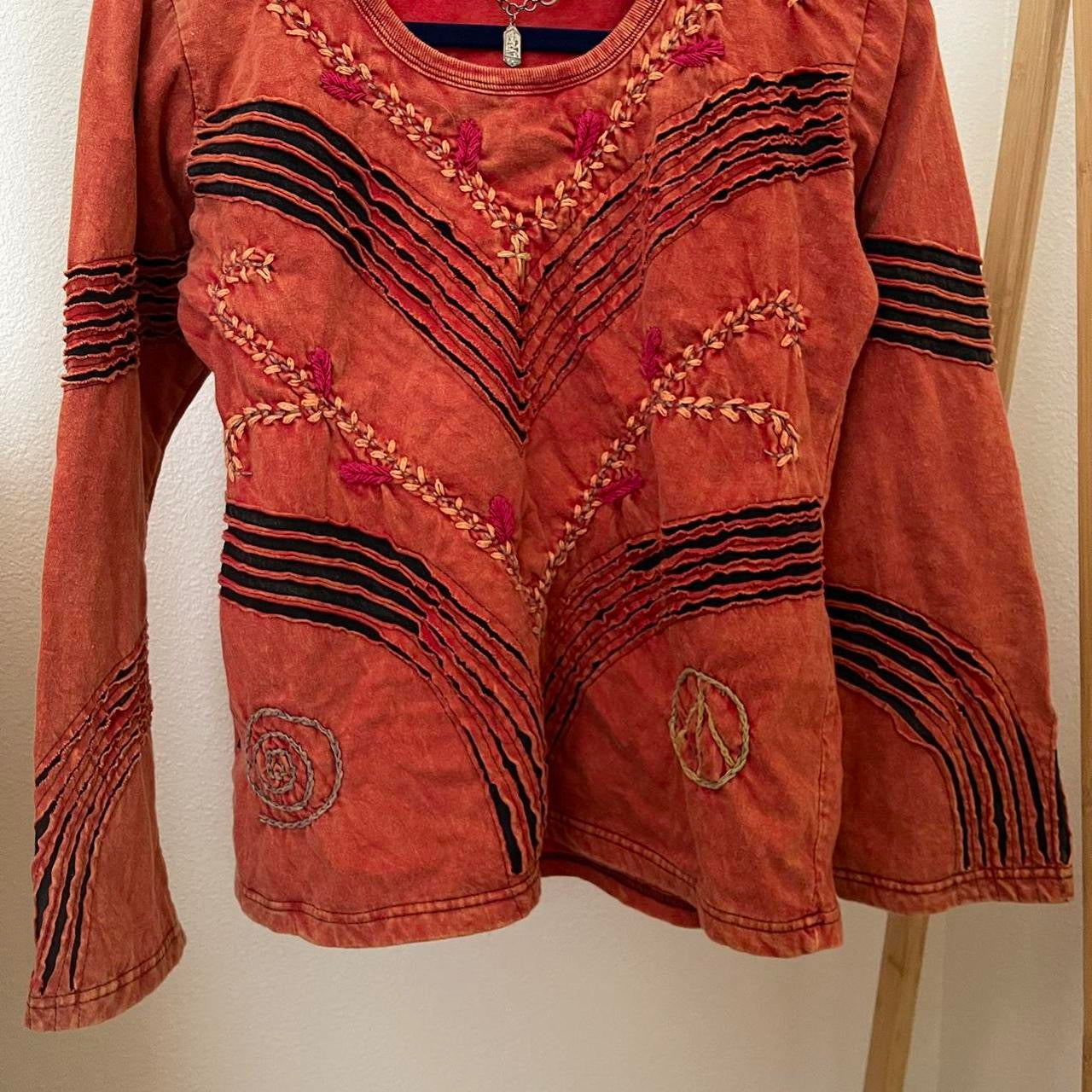 unique vintage whimsy 90s y2k embroidered sleeved top