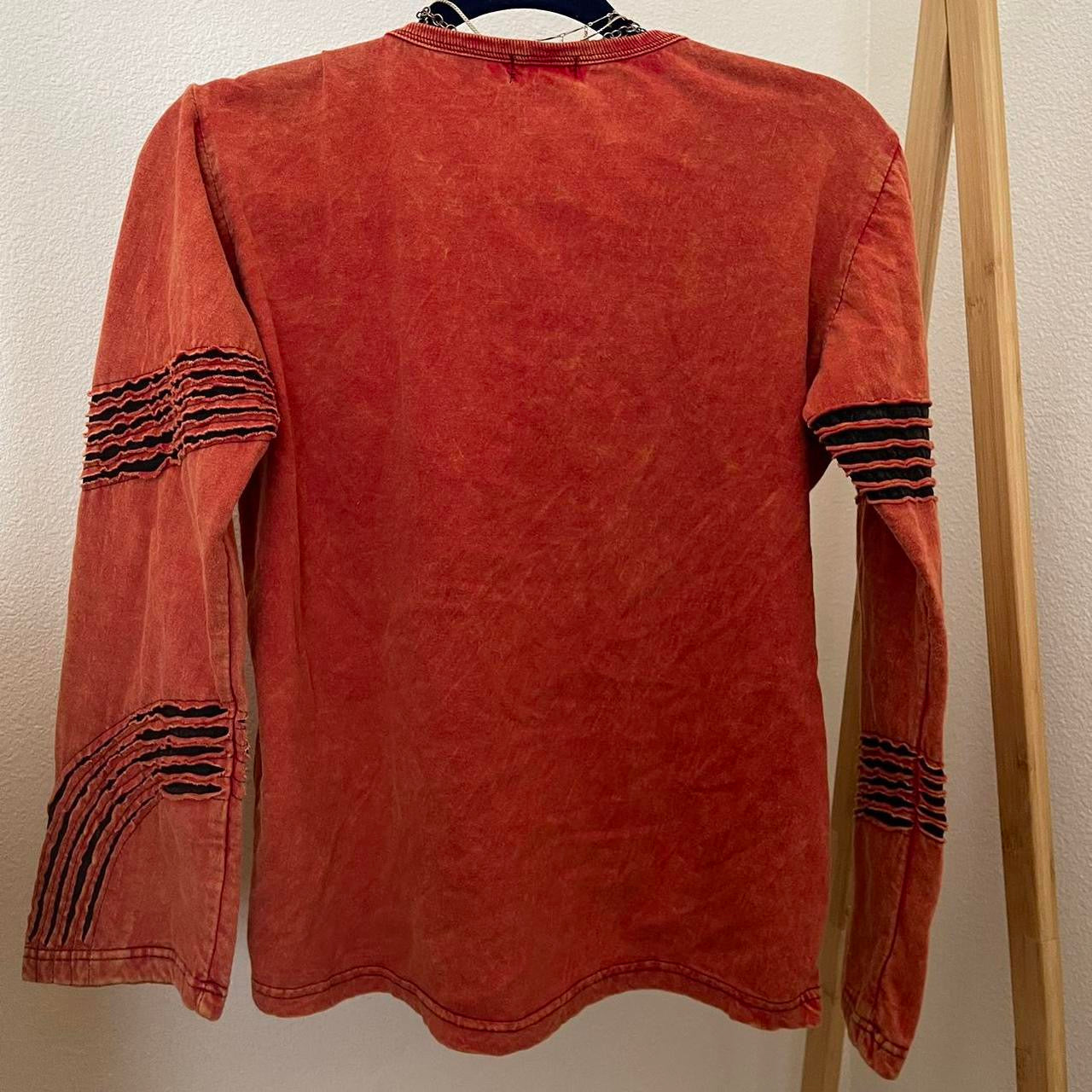 unique vintage whimsy 90s y2k embroidered sleeved top