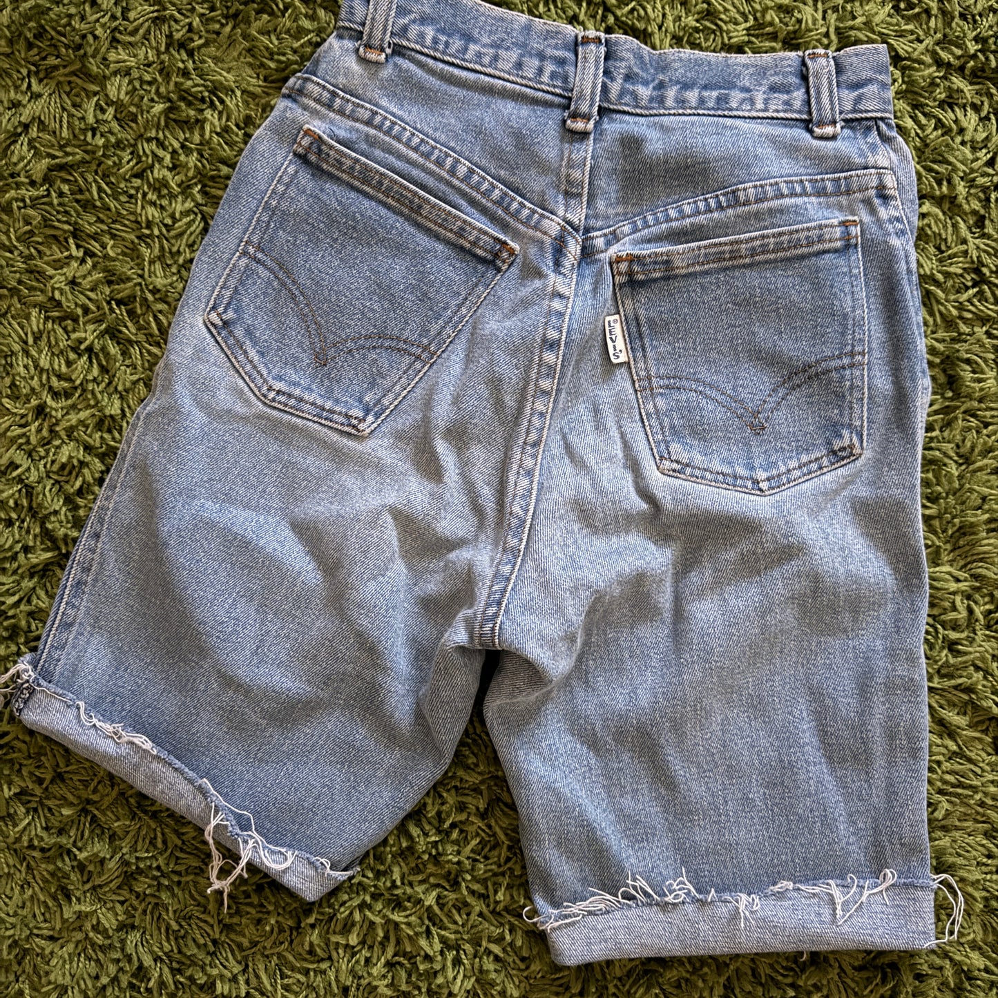 vintage whimsy 90s y2k LEVI’S denim bermuda shorts
