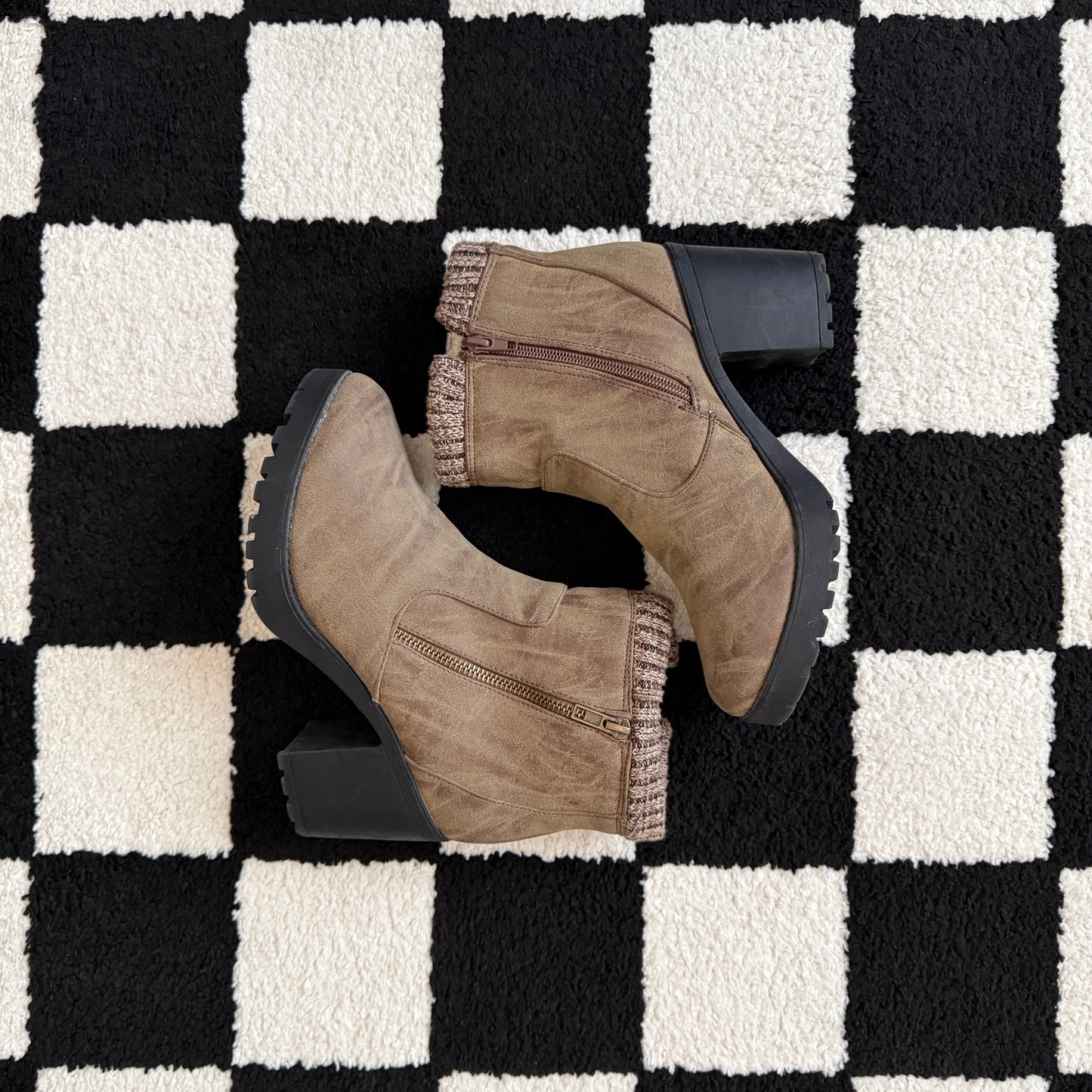 vintage whimsical 90s y2k chunky platform boots