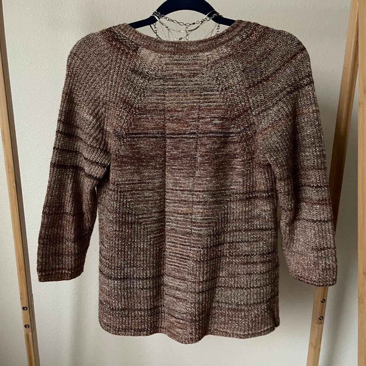 earth tone quarter sleeve knit top