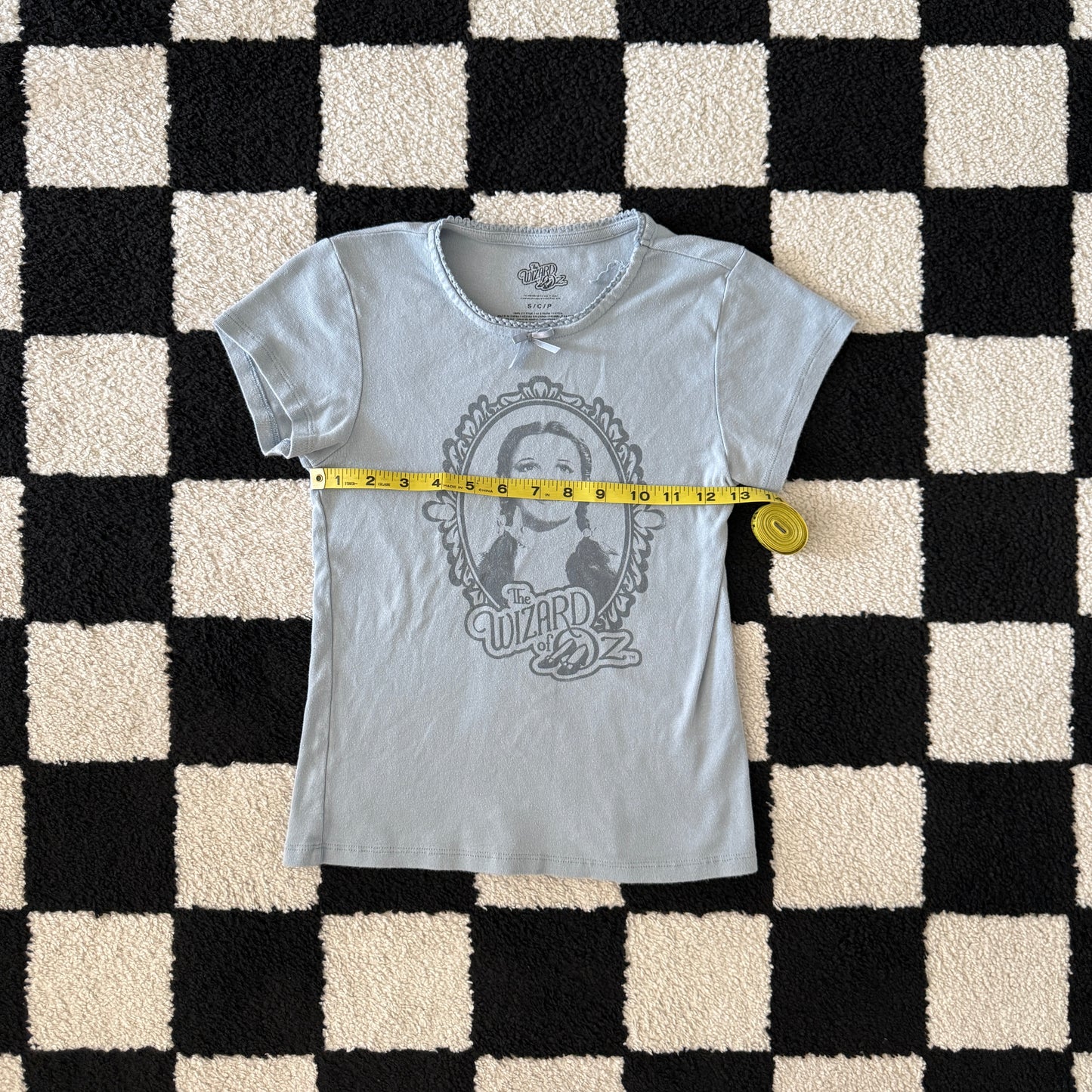 unique vintage whimsical 90s y2k THE WIZARD OF OZ graphic baby tee
