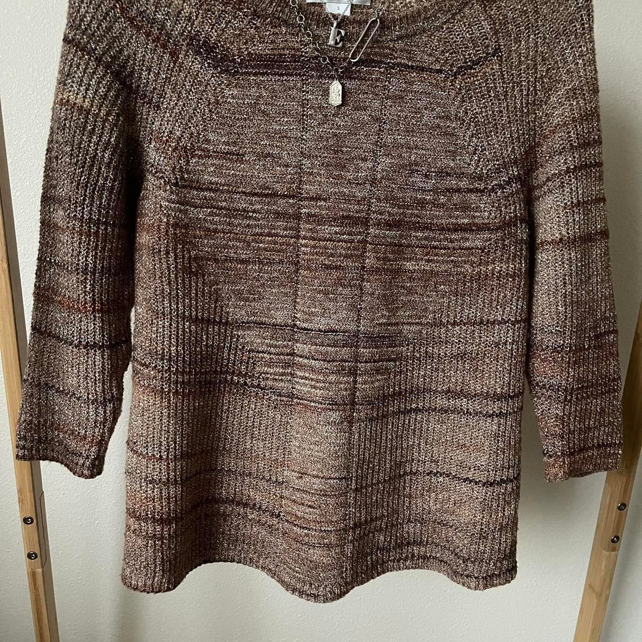 earth tone quarter sleeve knit top