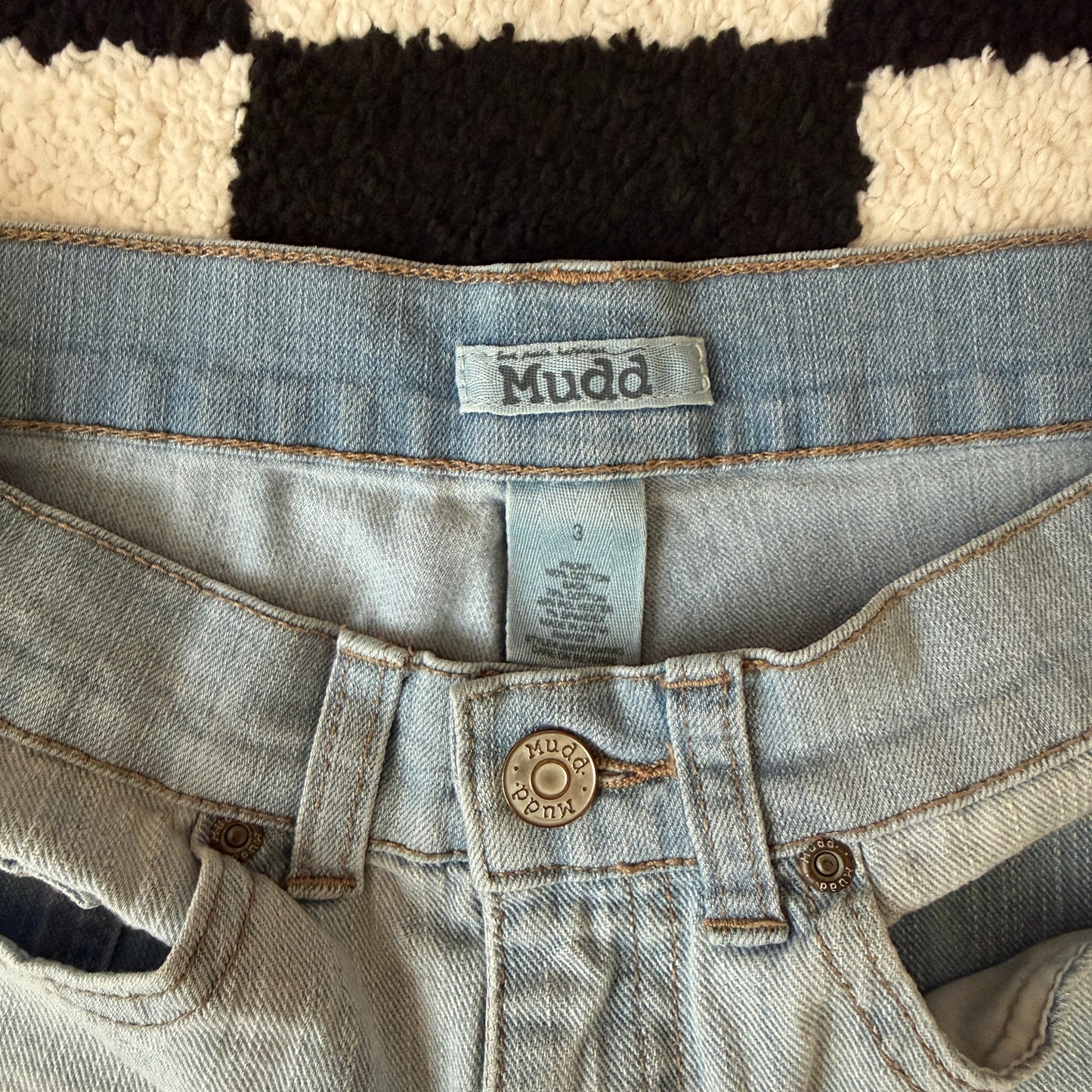 vintage whimsy 90s y2k MUDD denim shorts