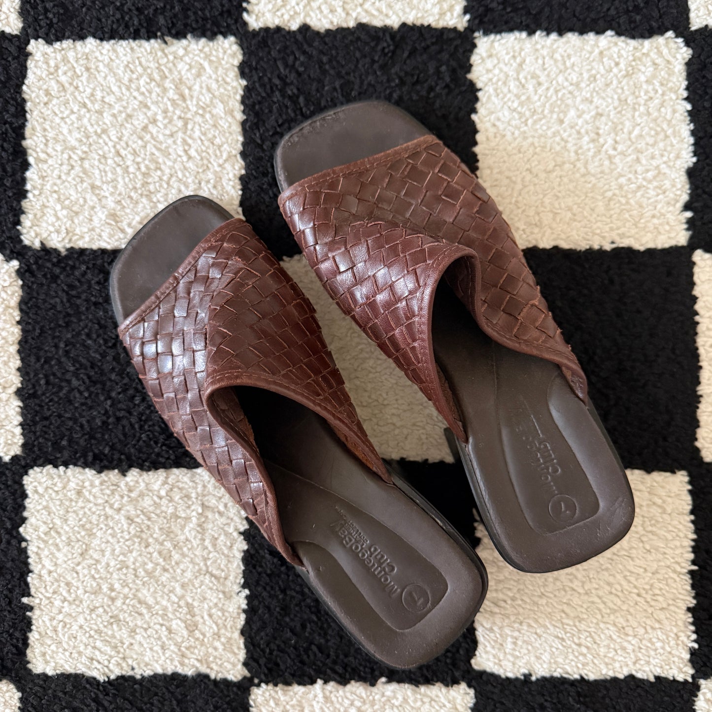 unique vintage whimsical 90s y2k MONTEGO BAY CLUB haurache chunky mule sandals
