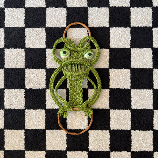 unique vintage whimsical macrame frog towel holder wall decor collectable