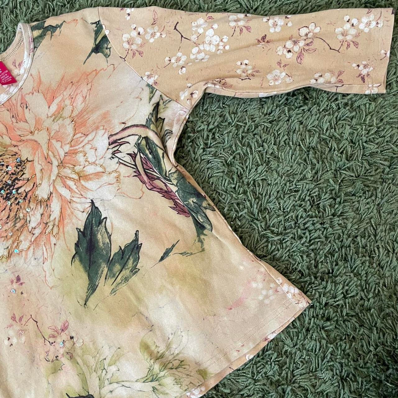 floral quarter sleeve top