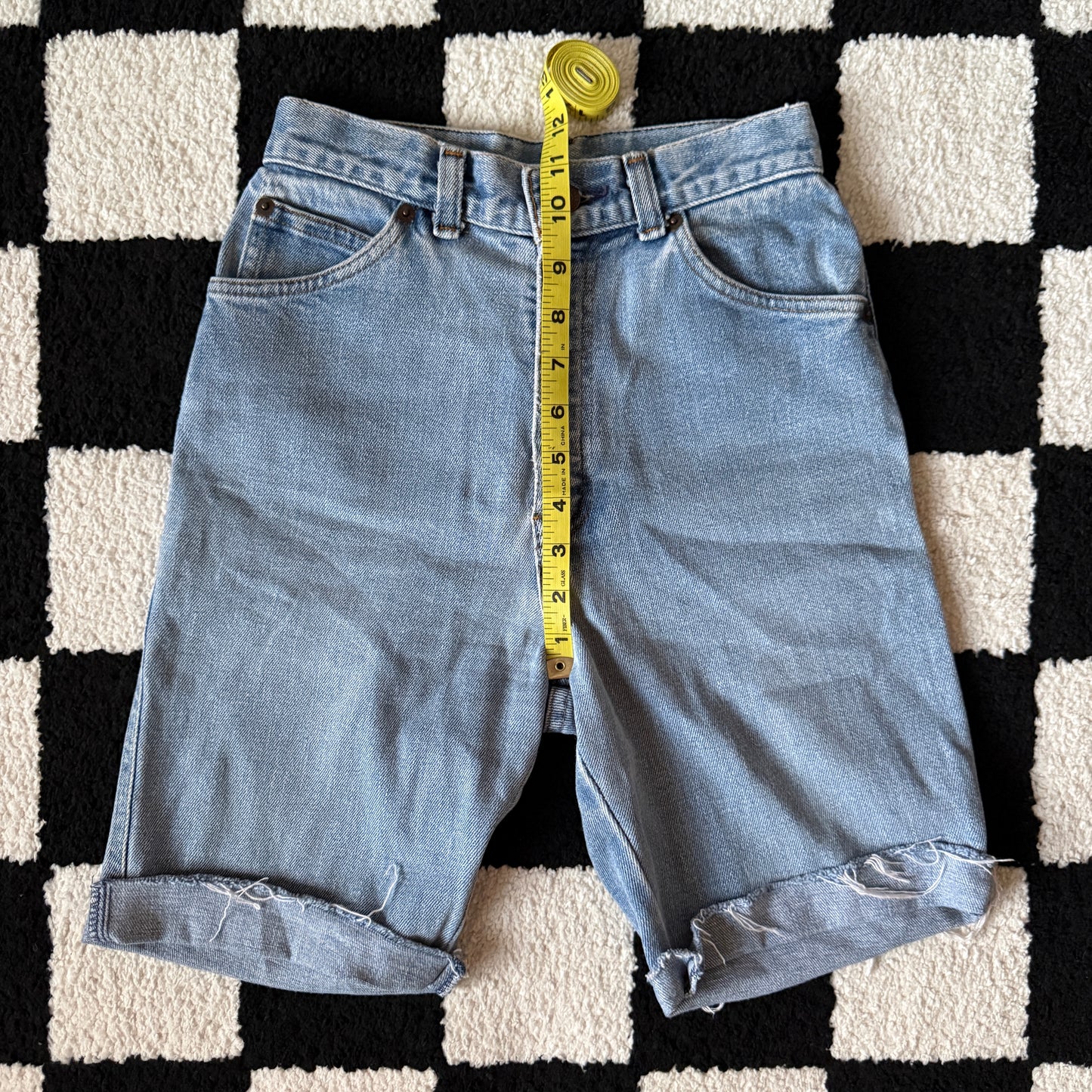 vintage whimsy 90s y2k LEVI’S denim bermuda shorts