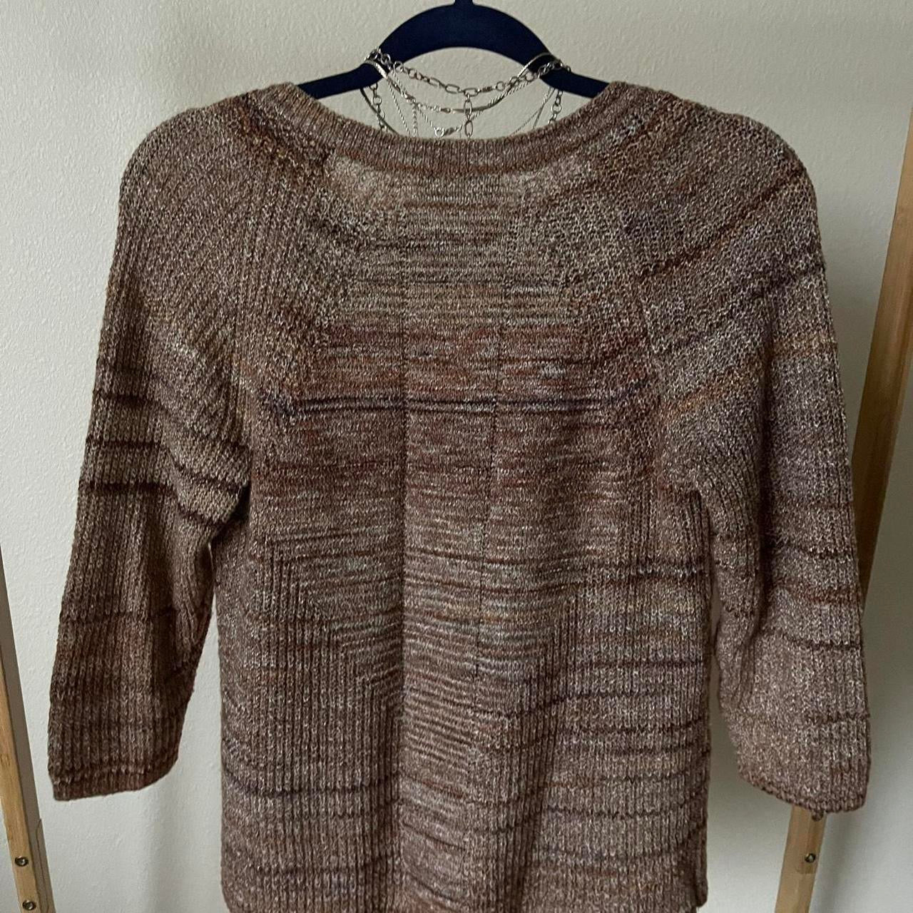 earth tone quarter sleeve knit top