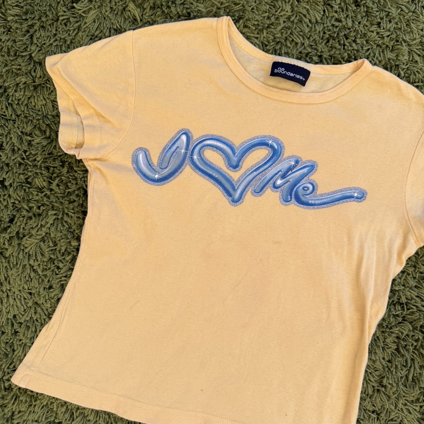 unique vintage whimsy 90s y2k NO BOUNDARIES graphic baby tee