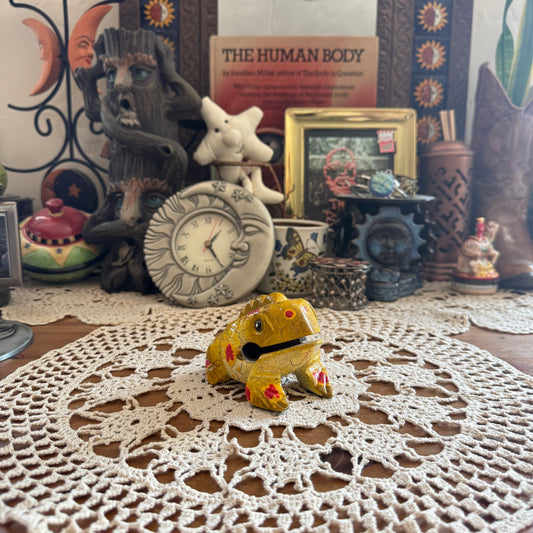 unique vintage whimsical frog figure collectable trinket