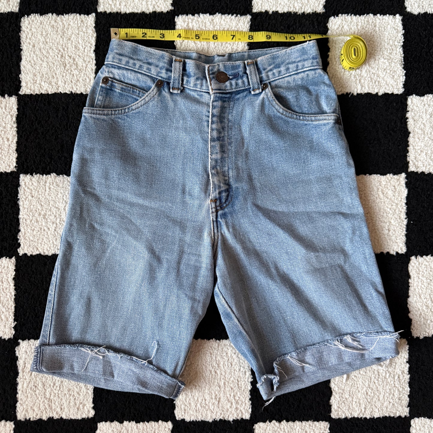 vintage whimsy 90s y2k LEVI’S denim bermuda shorts