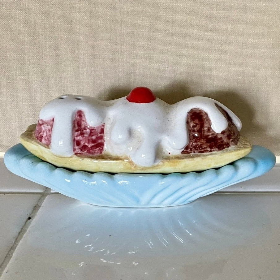 unique vintage ceramic salt and pepper shakers banana split sundae collectable