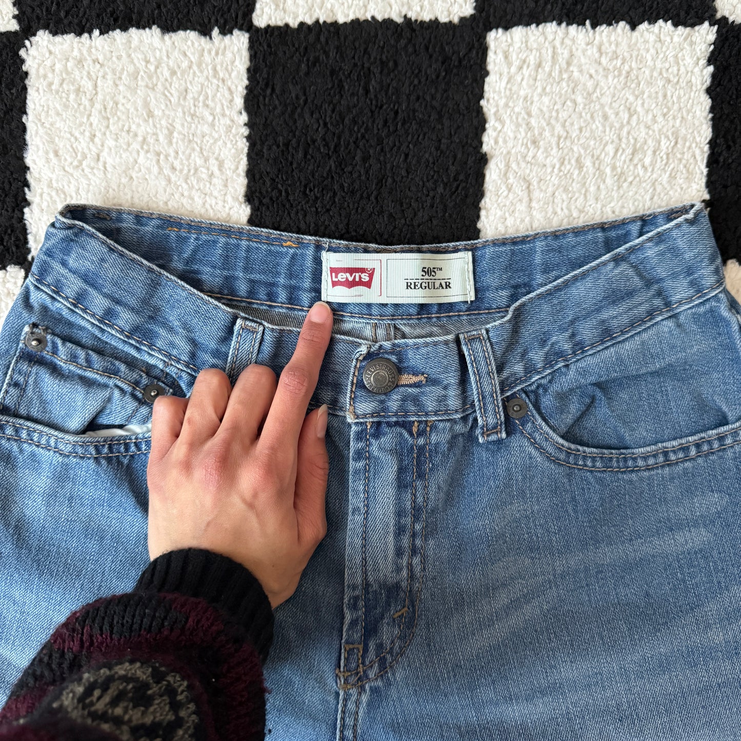 vintage whimsical 90s y2k LEVI’S denim pants