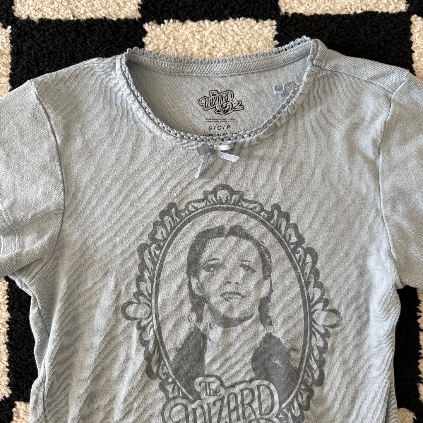 unique vintage whimsical 90s y2k THE WIZARD OF OZ graphic baby tee