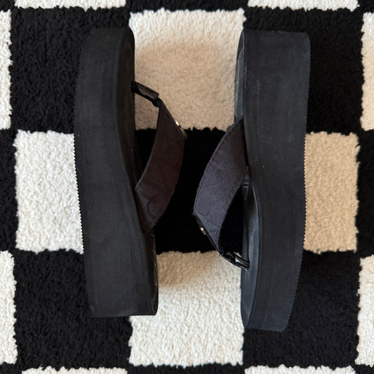 vintage whimsy 90s y2k CALVIN KLEIN chunky sandals