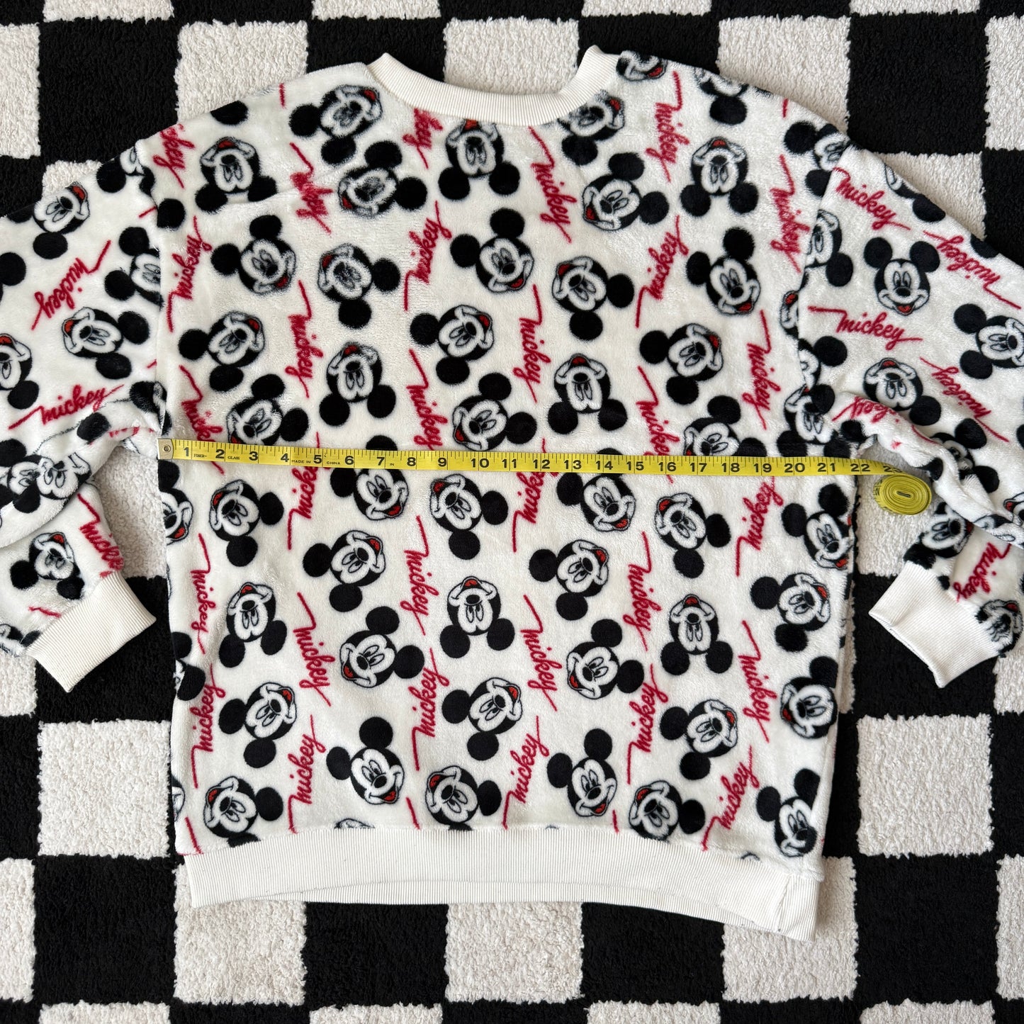 whimsical 90s y2k DISNEY graphic pullover sweatshirt