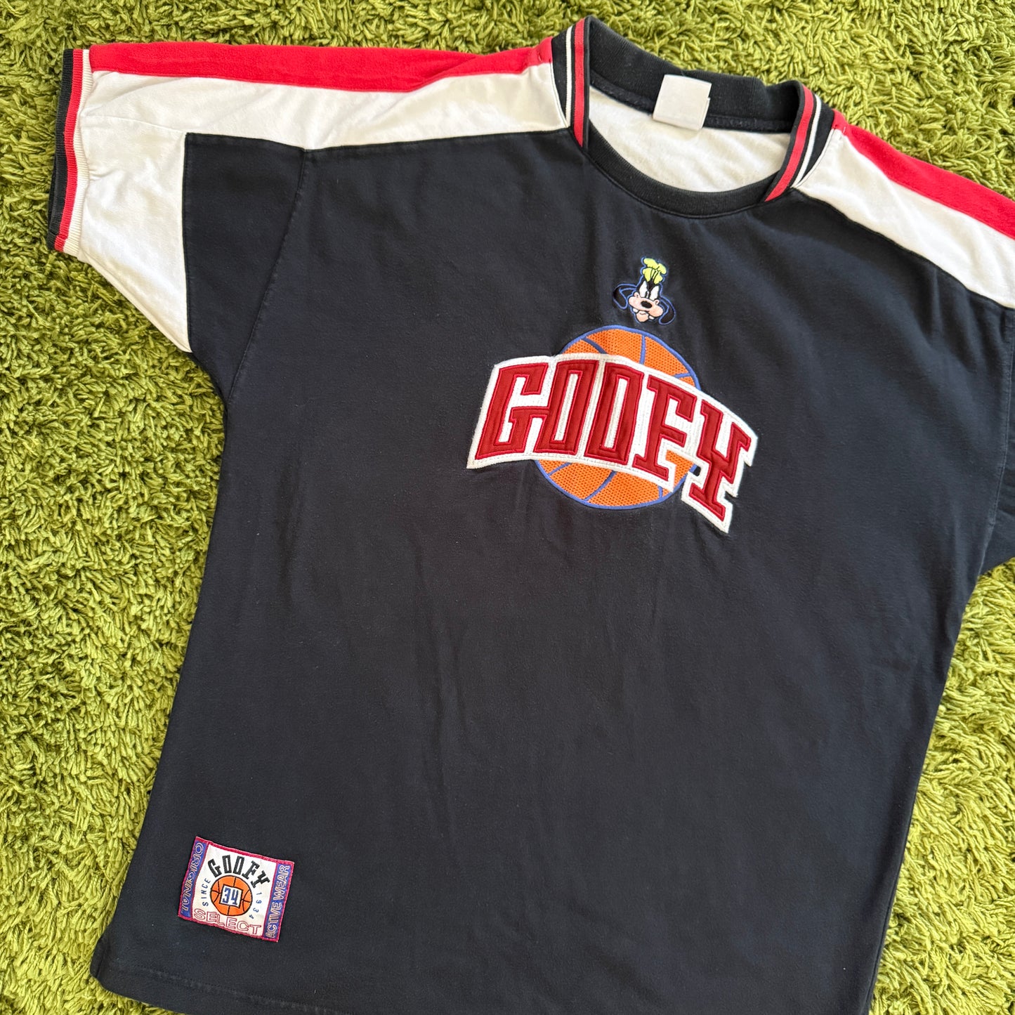 unique vintage whimsical 90s y2k GOOFY graphic t shirt