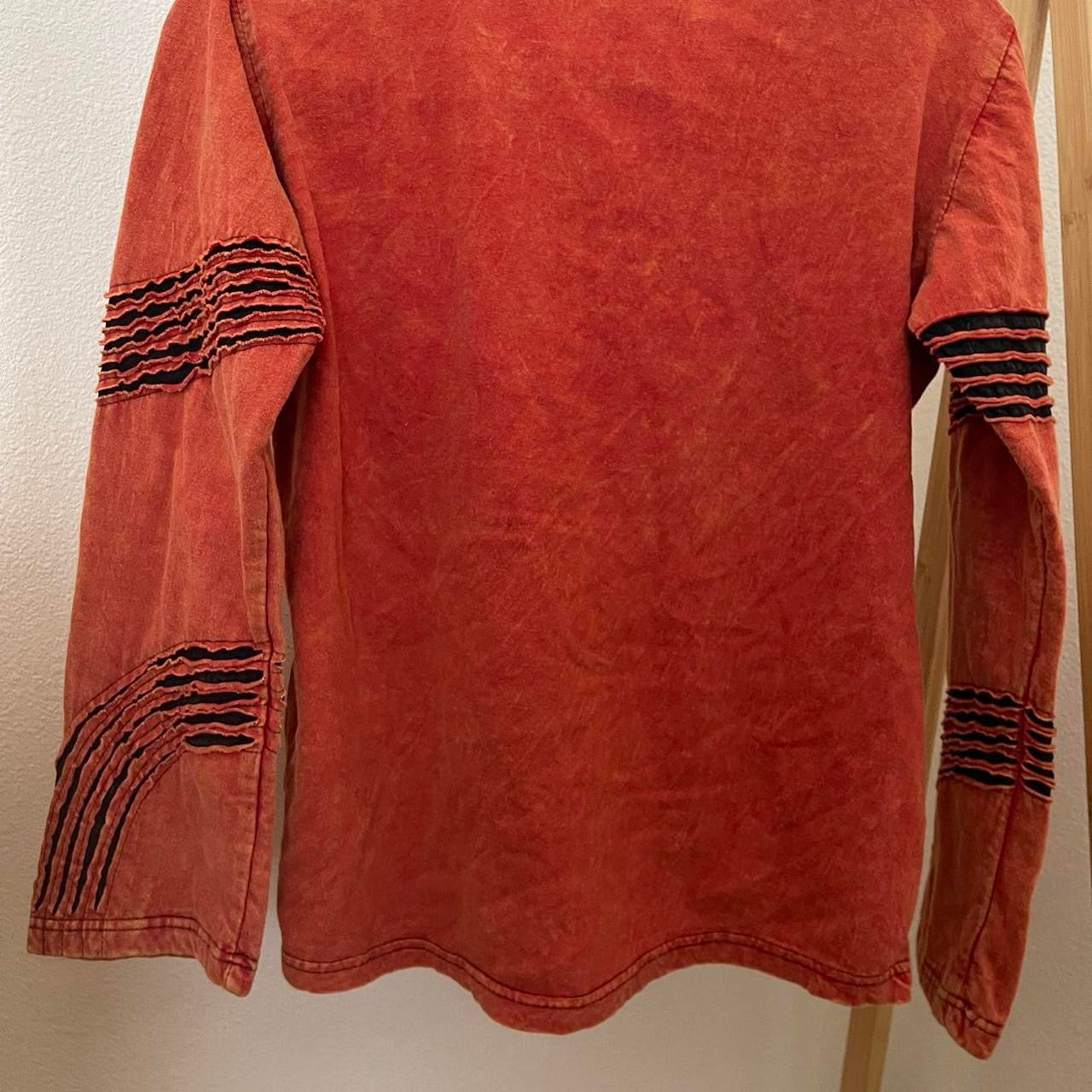 unique vintage whimsy 90s y2k embroidered sleeved top