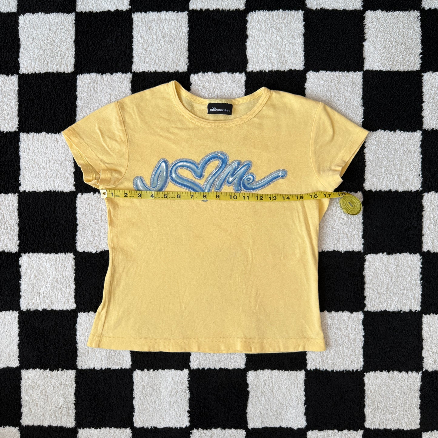 unique vintage whimsy 90s y2k NO BOUNDARIES graphic baby tee