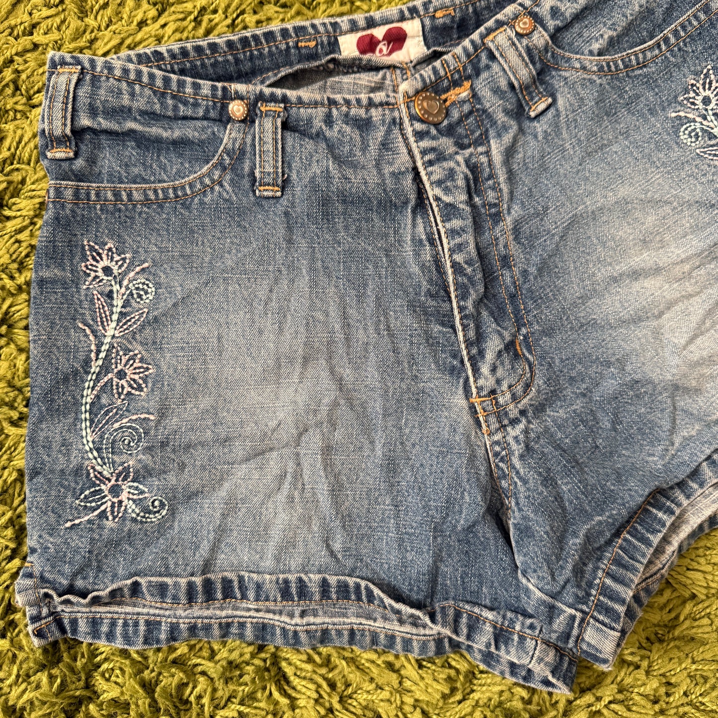 vintage whimsy 90s y2k denim embroidered shorts