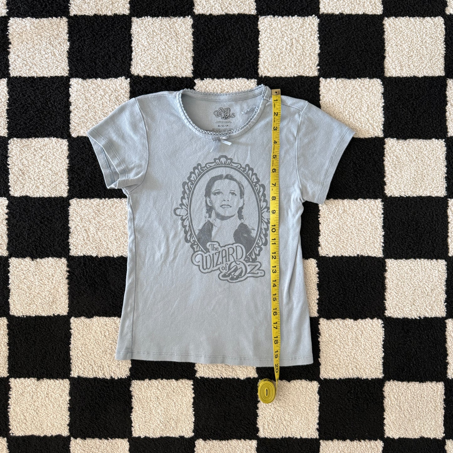 unique vintage whimsical 90s y2k THE WIZARD OF OZ graphic baby tee